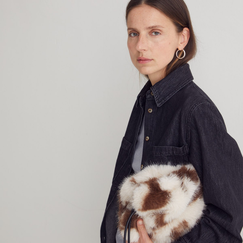 Bolso de hombro efecto pelo