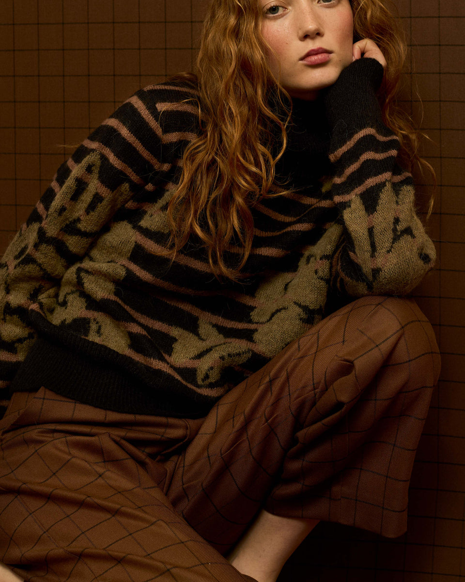 Jersey cuello alto flores kaki