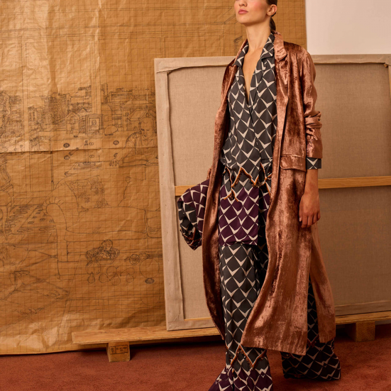 Levita terciopelo maquillaje