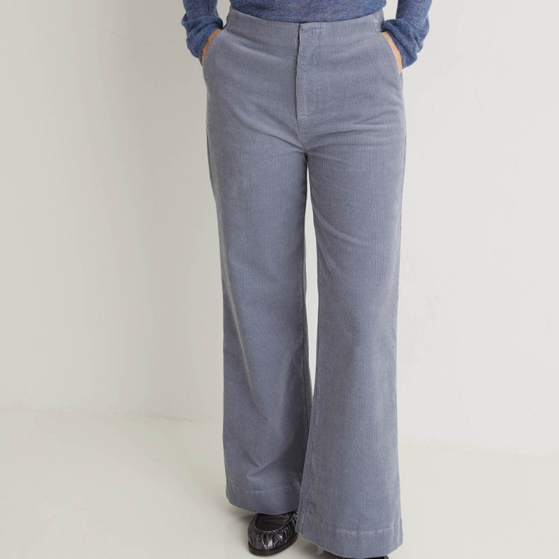 Pantalón bootcut pana