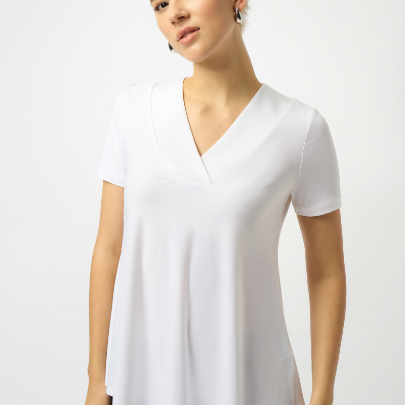 Top clásico cuello pico