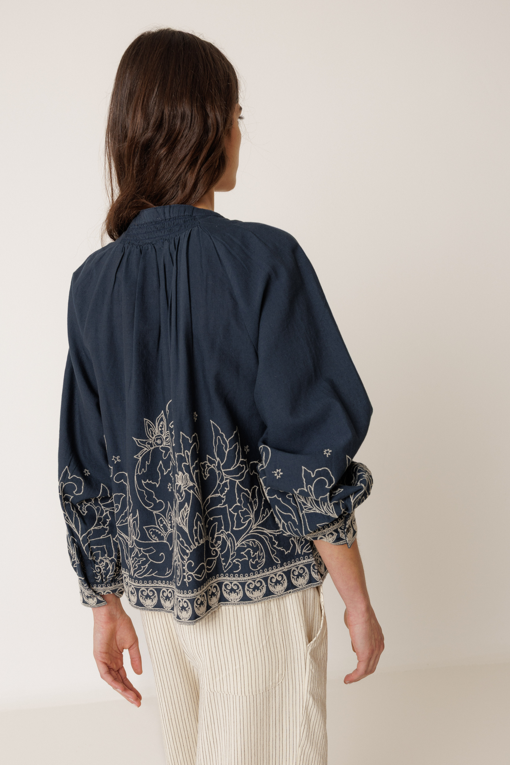 Blusa bordado floral - Imagen 3