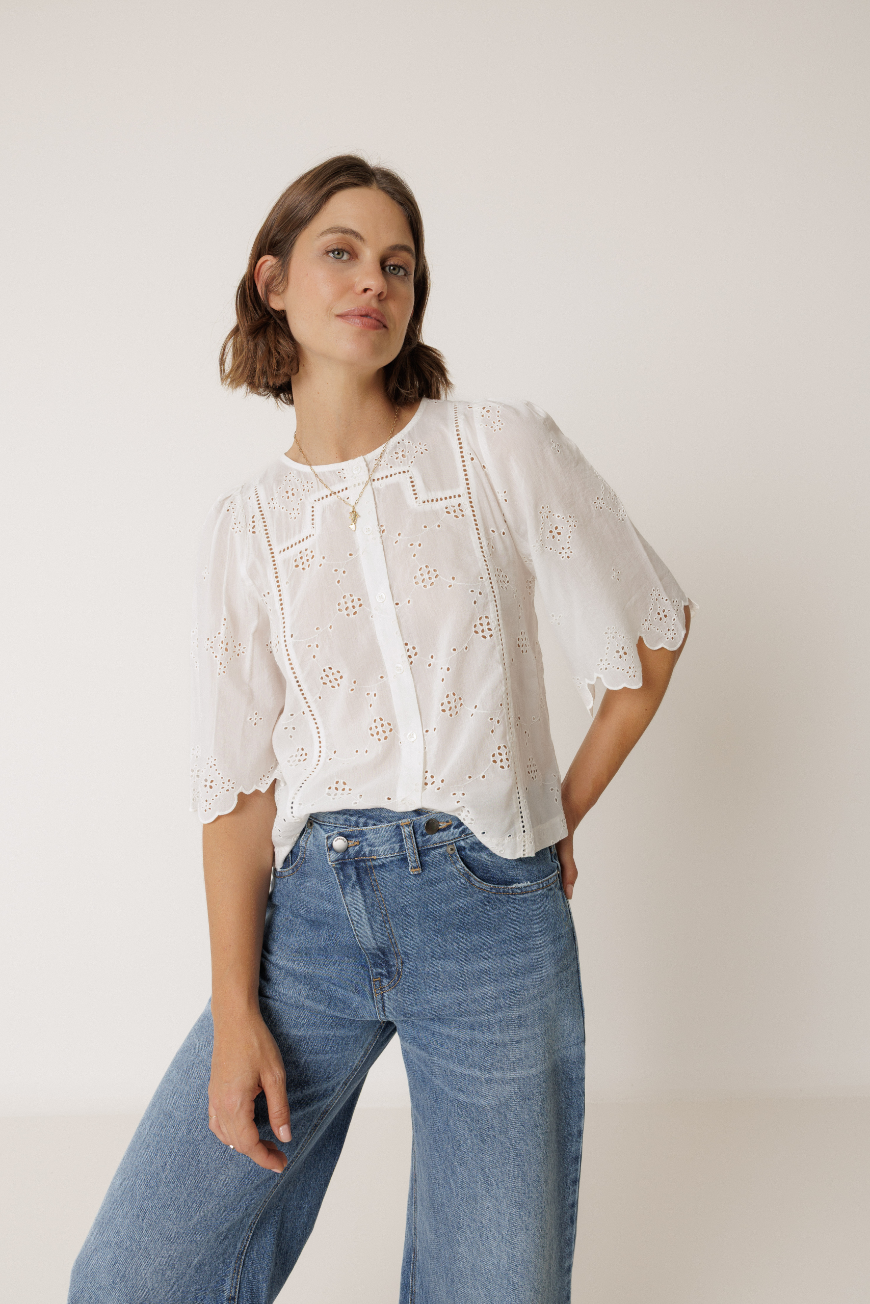 Camisa box bordado suizo - Imagen 2