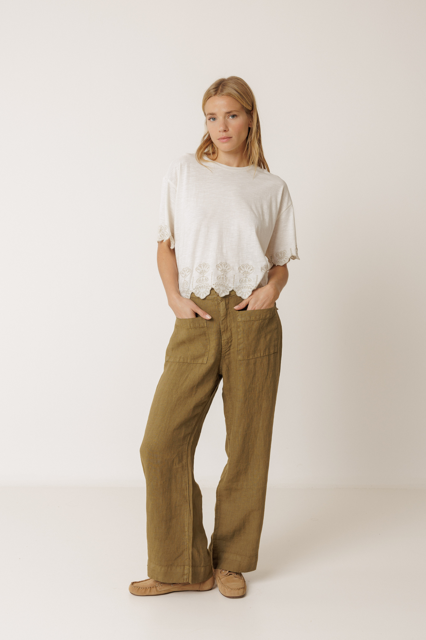 Camiseta boxy bordada - Imagen 3