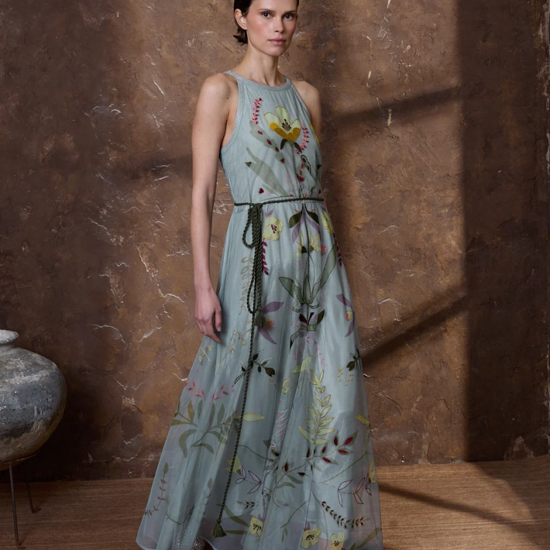Vestido de tul bordado