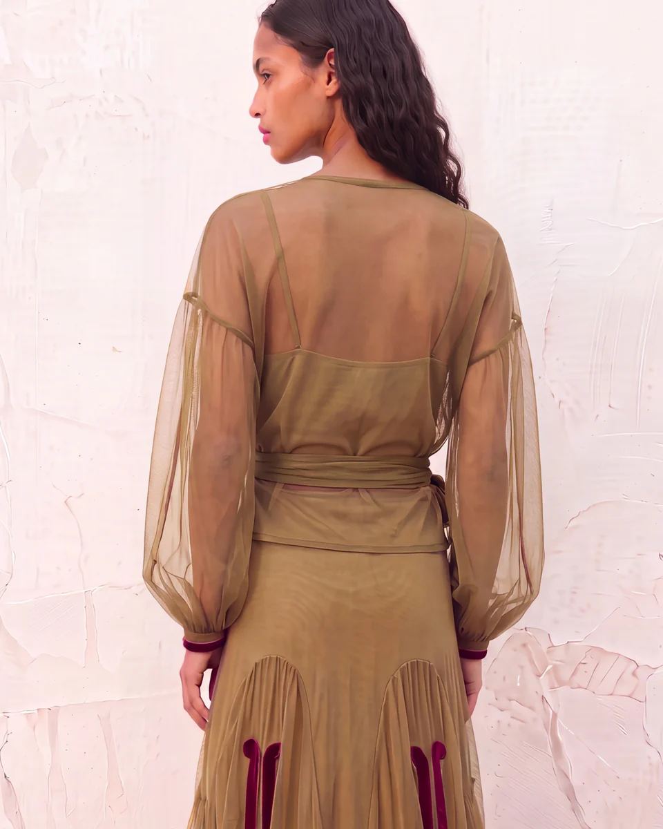 Blusa verde de tul bordado - Imagen 3