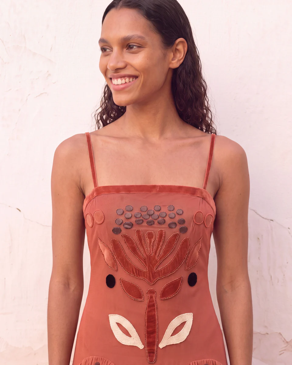Vestido de tul bordado coral - Imagen 3