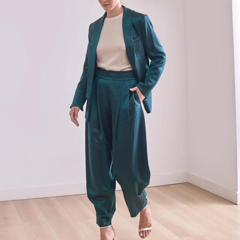Pantalón de pinzas brillante