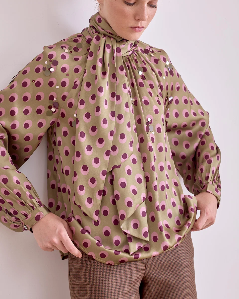 Blusa verde lunares con lentejuelas - Imagen 2