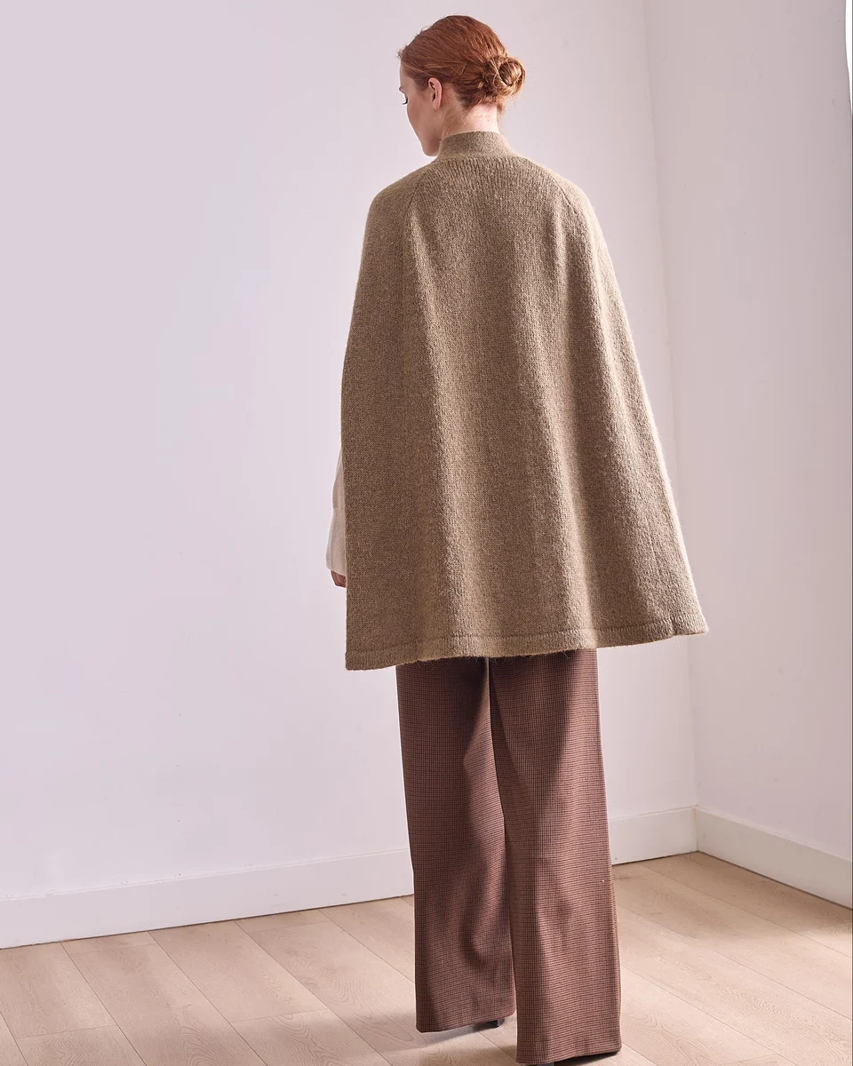 Capa de alpaca kaki - Imagen 2